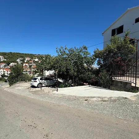 Apartment Bella 1 *